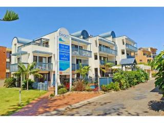 Low Cost Port Macquarie Mid North Coast Beachfront Holiday Apartments - 1P5507MR

