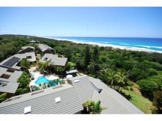 Smoking Hot Peregian Beachfront Business, Smack Bang in the Middle of a 20km Stretch of White Sandy Sunshine Coast Gloriousness - 1P5556MR