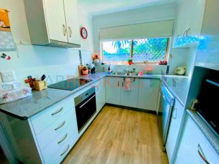RETIREMENT BUSINESS WITH FREEHOLD APARTMENT FOR SALE IN  NTH QLD. GREAT RETURN!