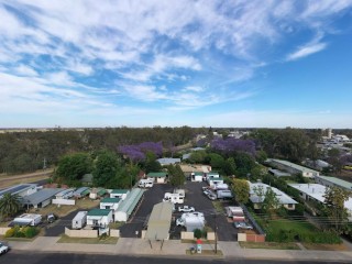 Idyllic Caravan Park in the Heart of this Southern Downs Border Town - 1P5524CP